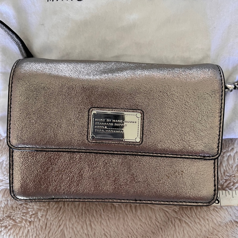 MARC JACOBS CROSSBODY PURSE